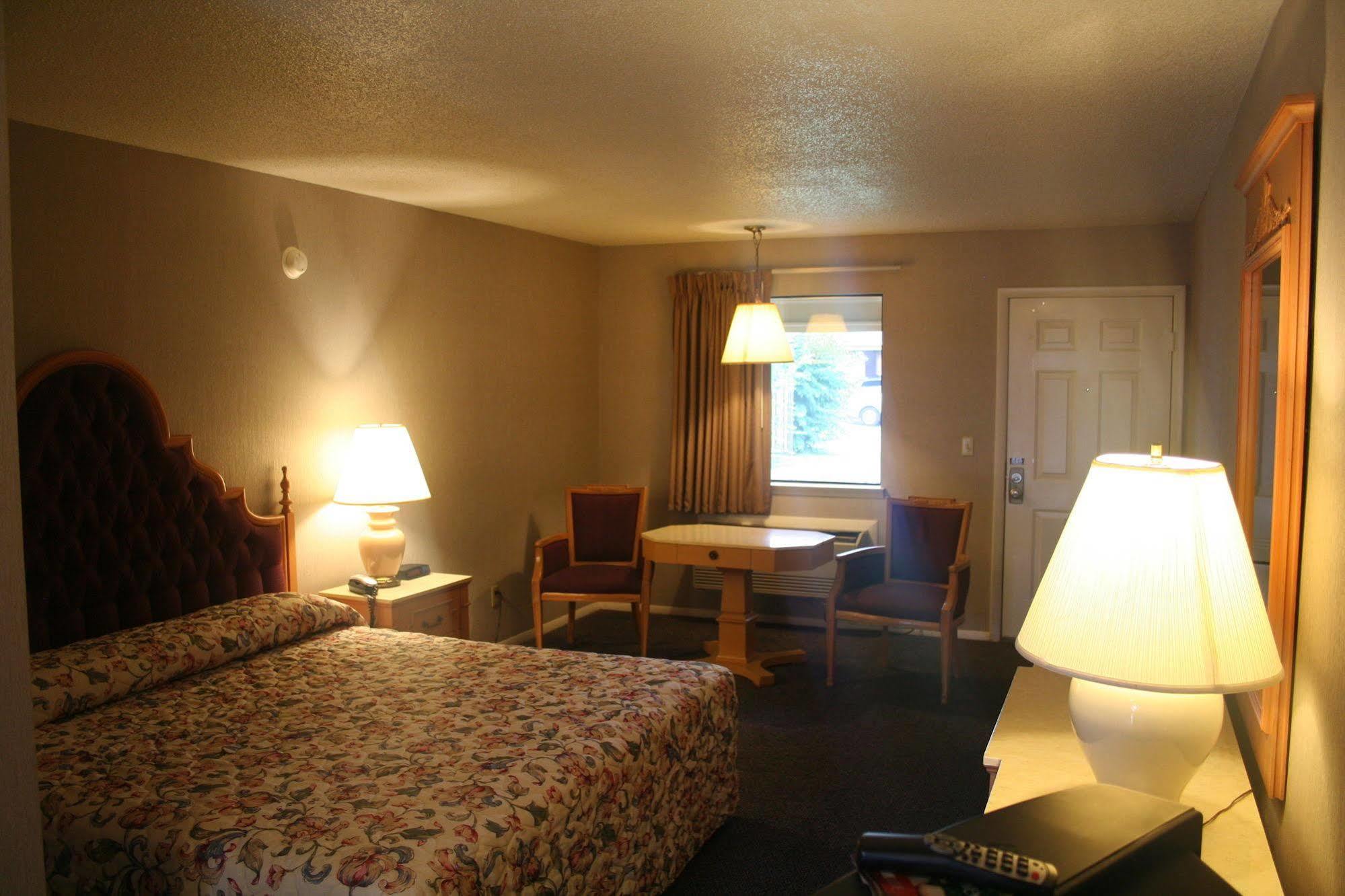 King'S Inn Huntsville Bagian luar foto