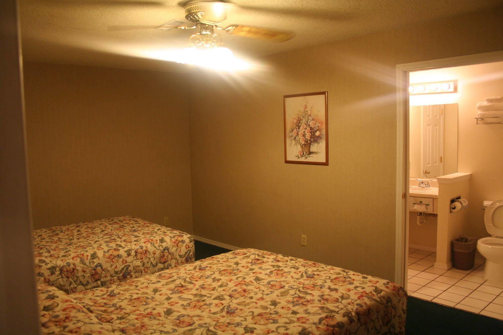 King'S Inn Huntsville Bagian luar foto
