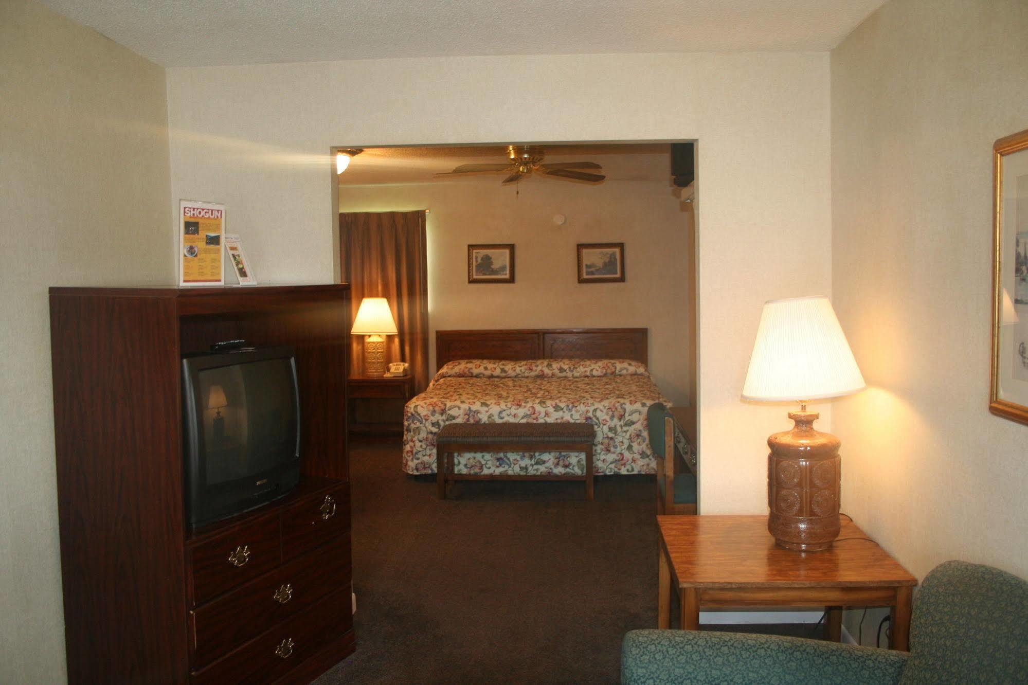 King'S Inn Huntsville Bagian luar foto