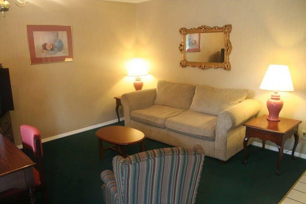 King'S Inn Huntsville Bagian luar foto