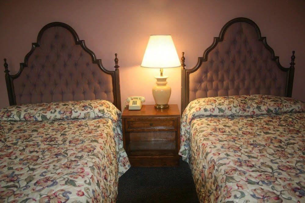 King'S Inn Huntsville Bagian luar foto