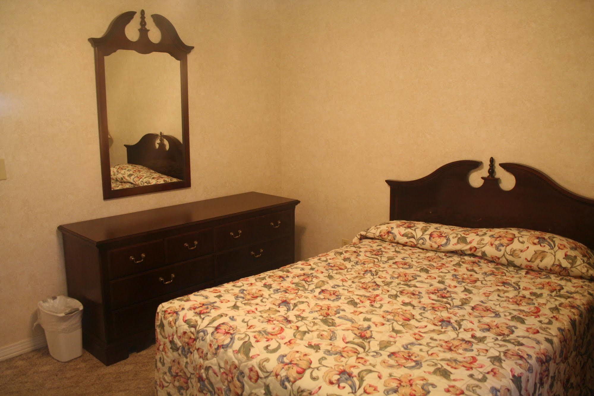 King'S Inn Huntsville Bagian luar foto