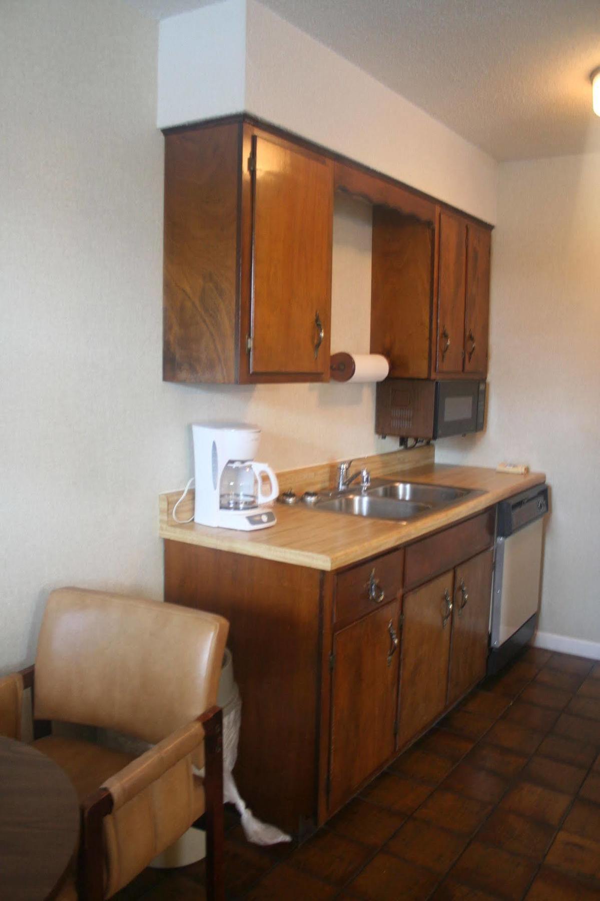 King'S Inn Huntsville Bagian luar foto